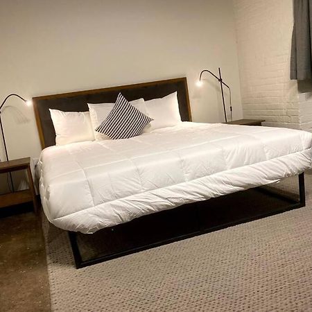 3E-*New* Apartment -5 Min From Downtown, Sleeps 4 Pittsburgh Luaran gambar