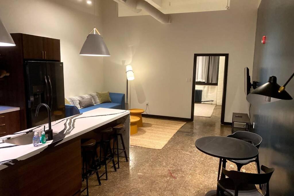 3E-*New* Apartment -5 Min From Downtown, Sleeps 4 Pittsburgh Luaran gambar